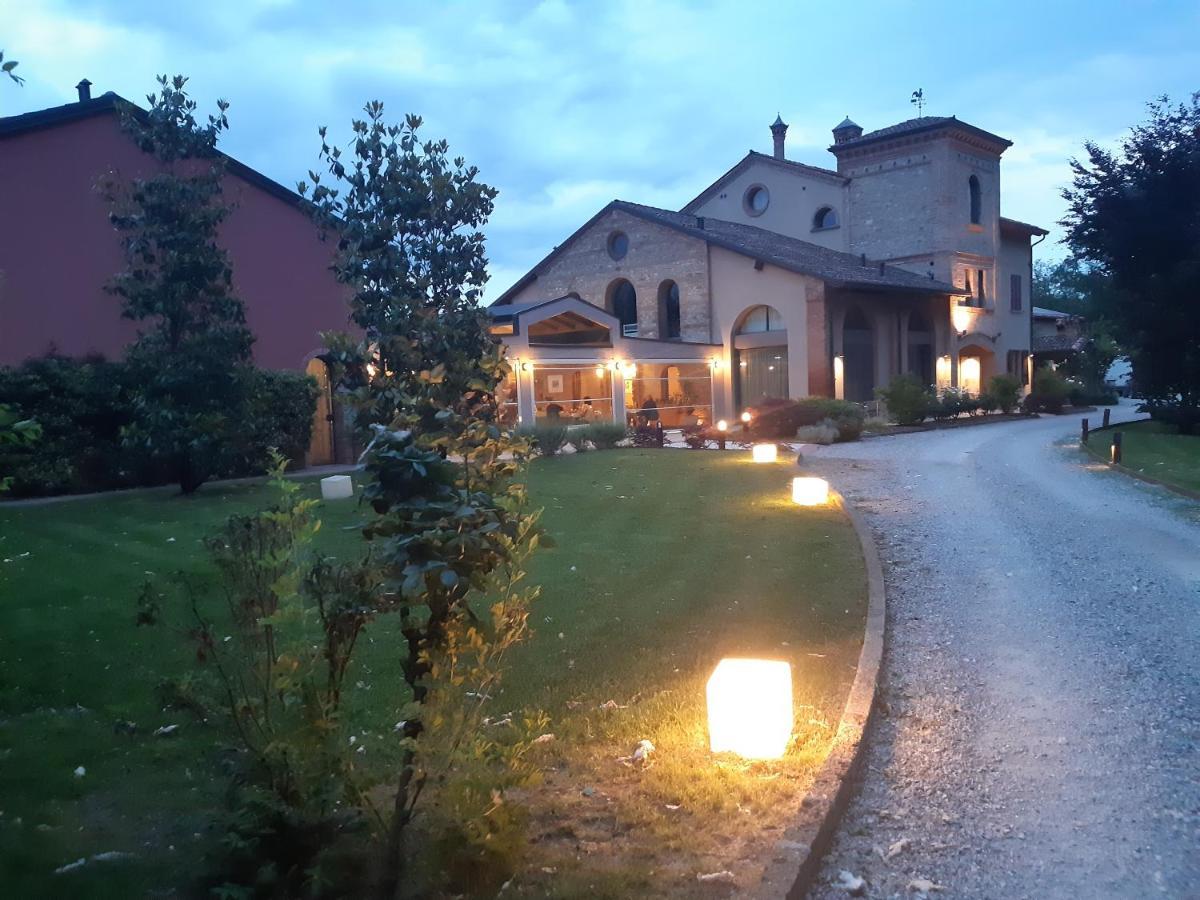 La Rondanina Villa Castelnuovo Fogliani ภายนอก รูปภาพ